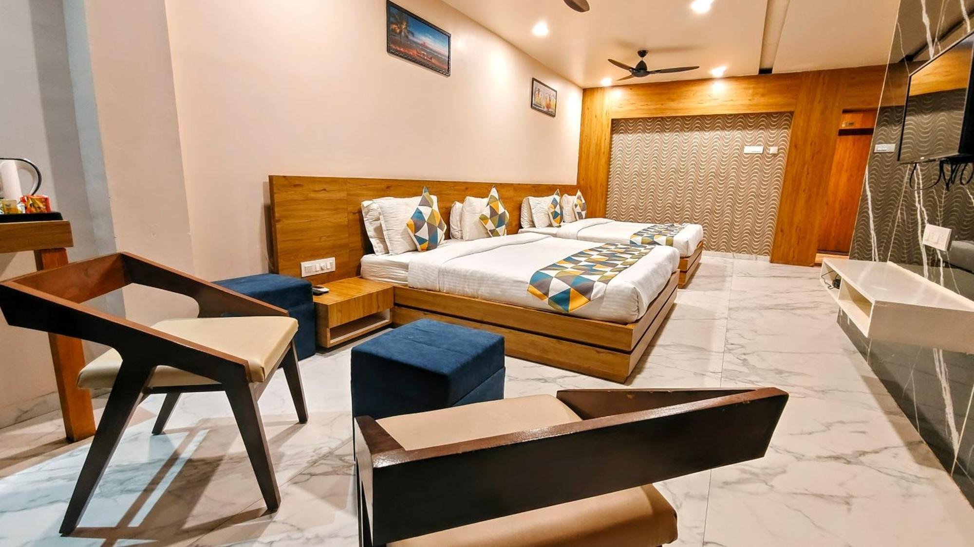 The Sky Imperial Unity Inn Garudeshwar Exterior foto